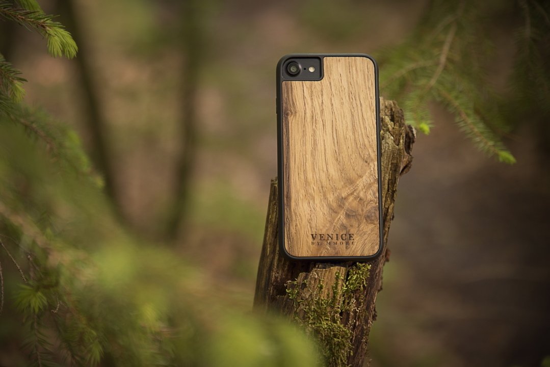 The Venice case - Minimalist lettering